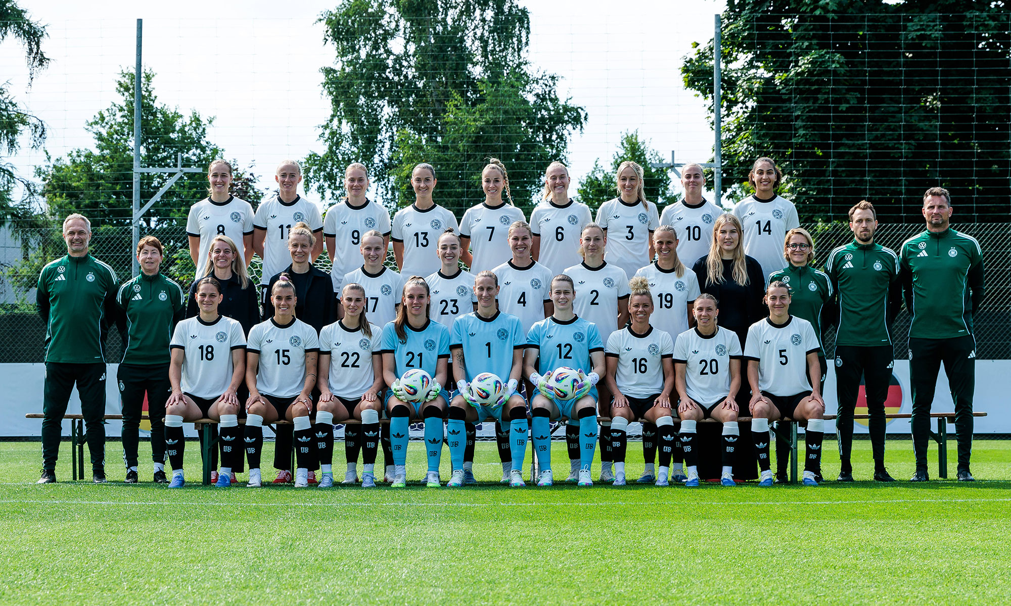 Mannschaftsfoto der DFB-Frauen vor dem EM 2025