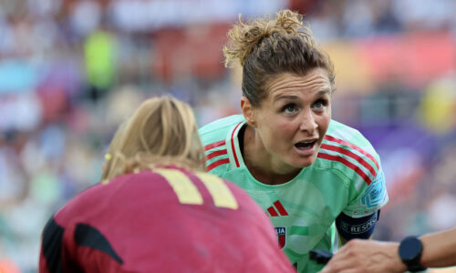 Frauen-EM 2025 Halbfinale: England gegen Italien in Genf
