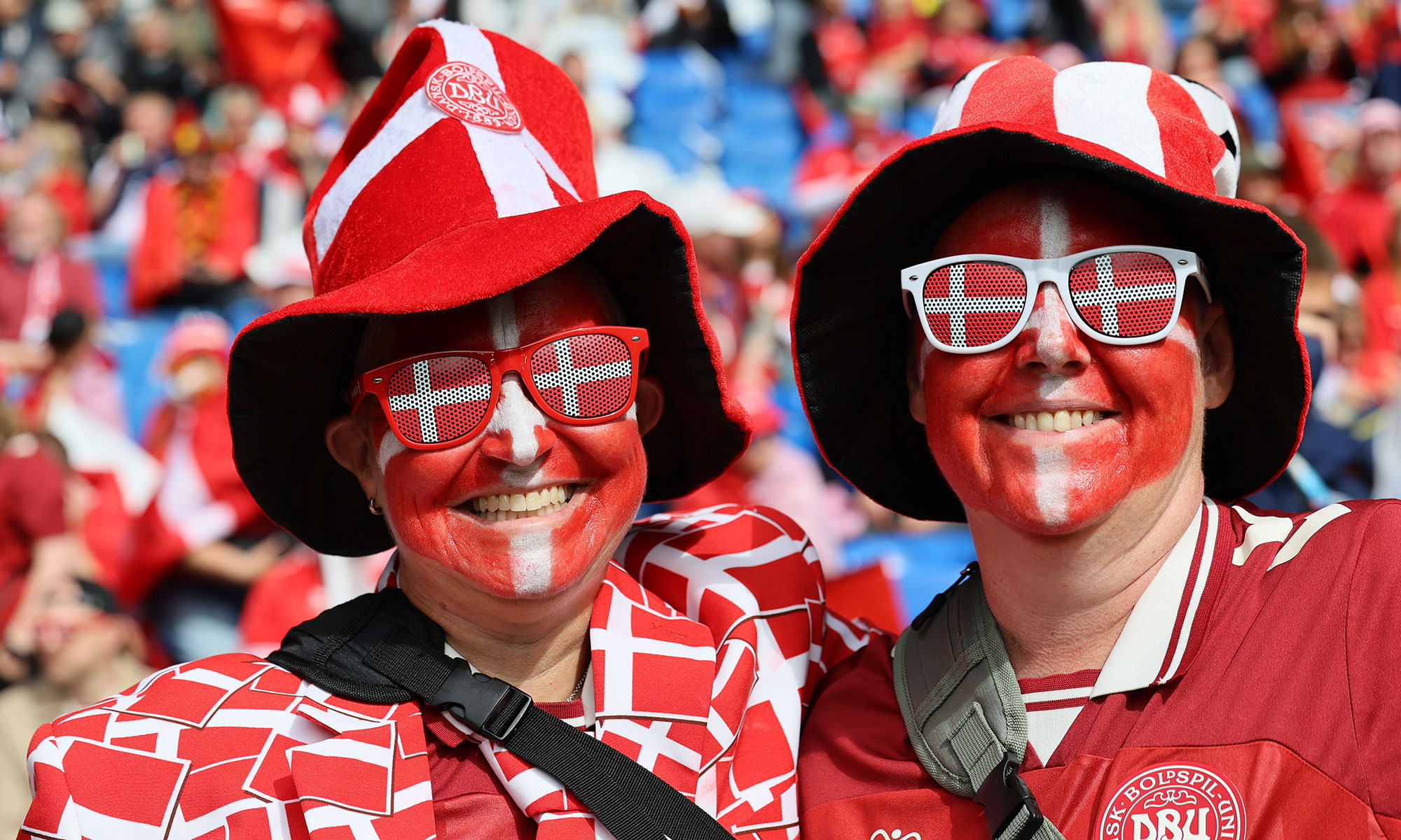 Dänemark-Fans bei der Frauen-EM 2025