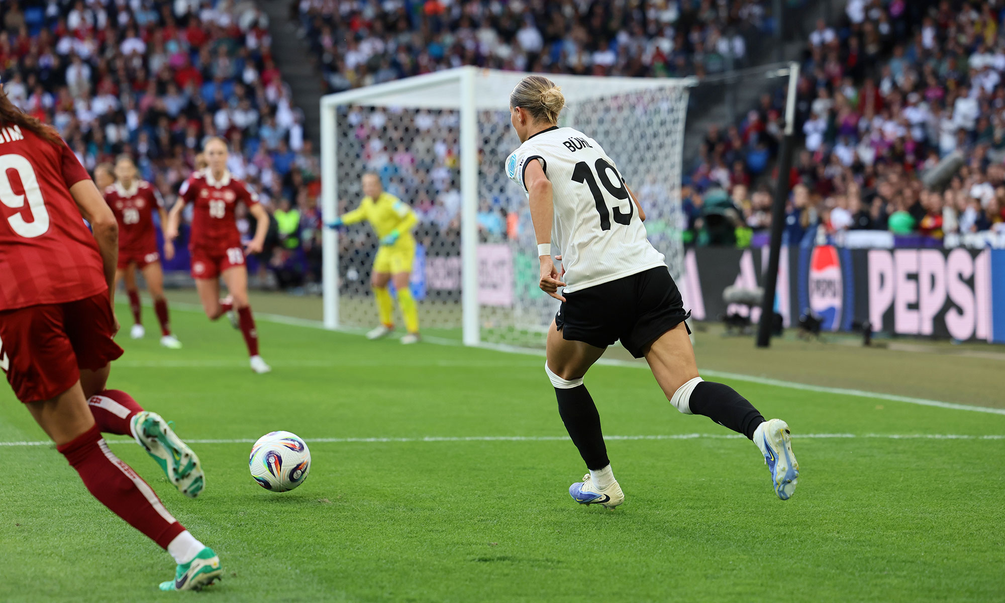 Deutschland gegen Dänemark bei der Frauen-EM 2025