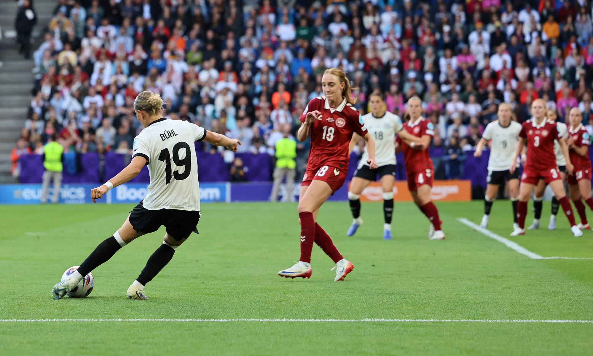 Deutschland gegen Dänemark bei der Frauen-EM 2025