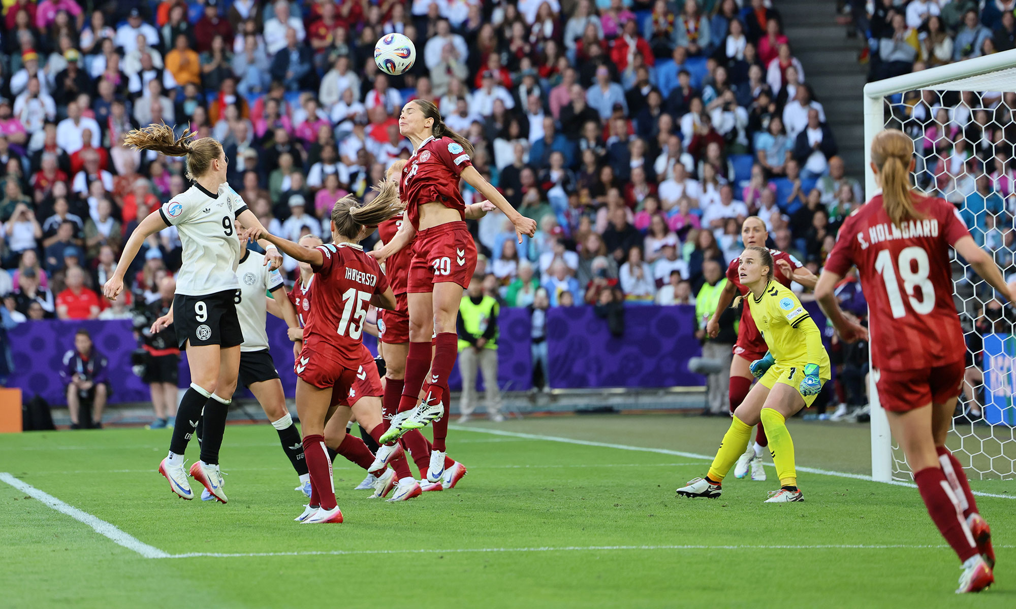 Deutschland gegen Dänemark bei der Frauen-EM 2025