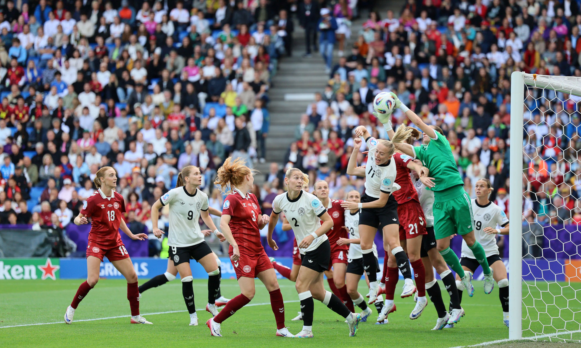Deutschland gegen Dänemark bei der Frauen-EM 2025
