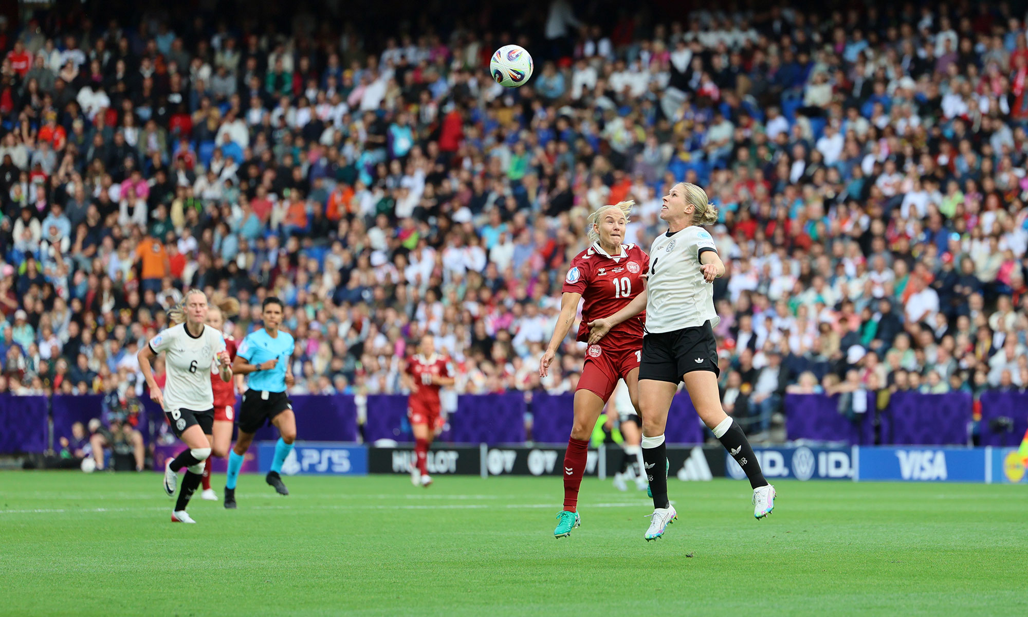 Deutschland gegen Dänemark bei der Frauen-EM 2025