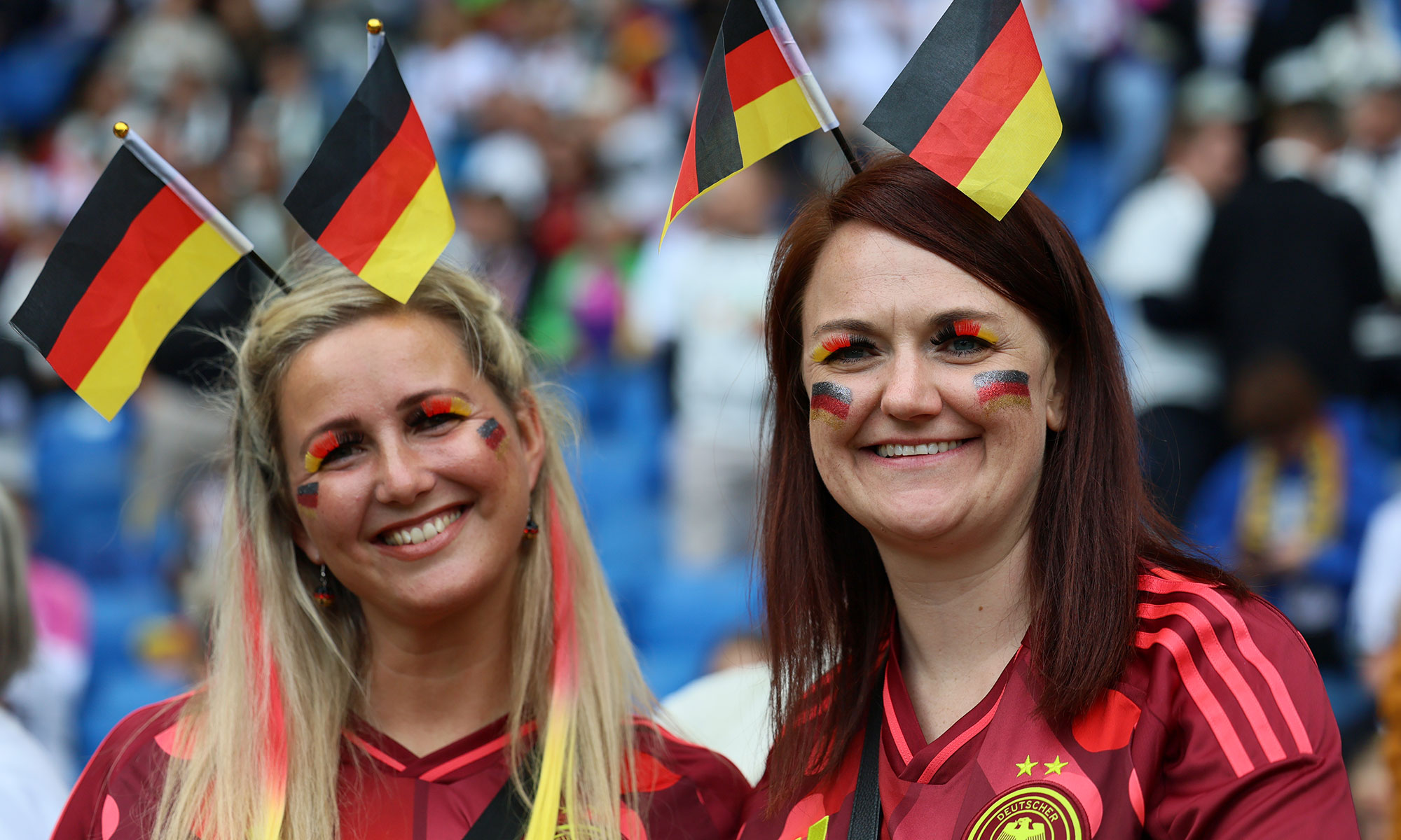 Deutschland-Fans bei der Frauen-EM 2025