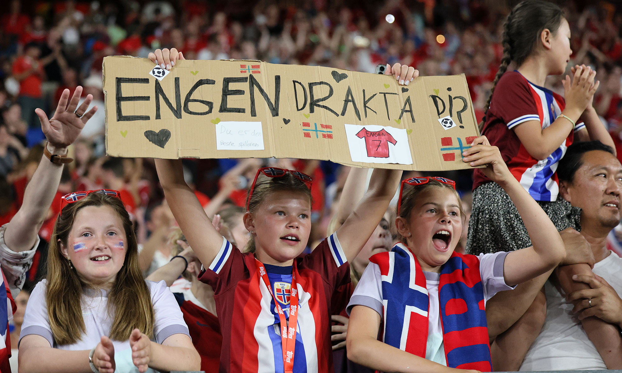 Norwegen-Fans bei der Frauen-EM 2025