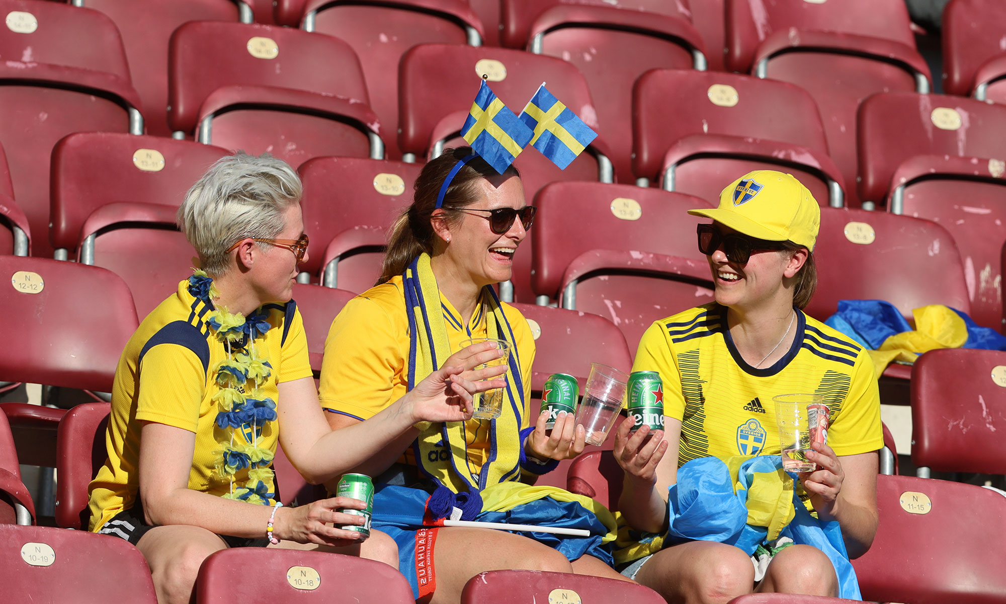 Schweden-Fans bei der Frauen-EM 2025