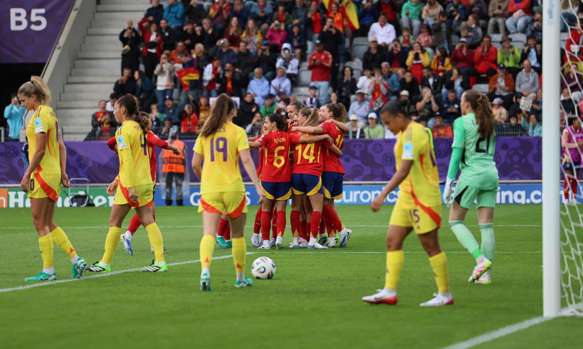 Spanien gegen Belgien bei der Frauen-EM 2025