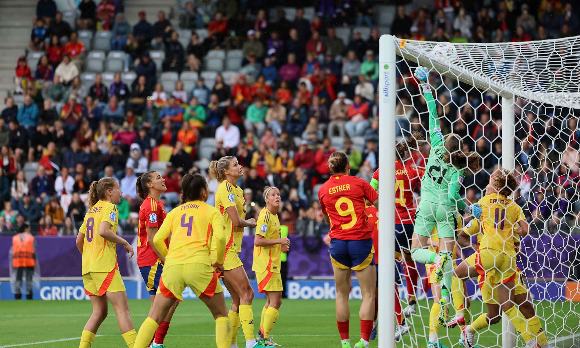 Spanien gegen Belgien bei der Frauen-EM 2025