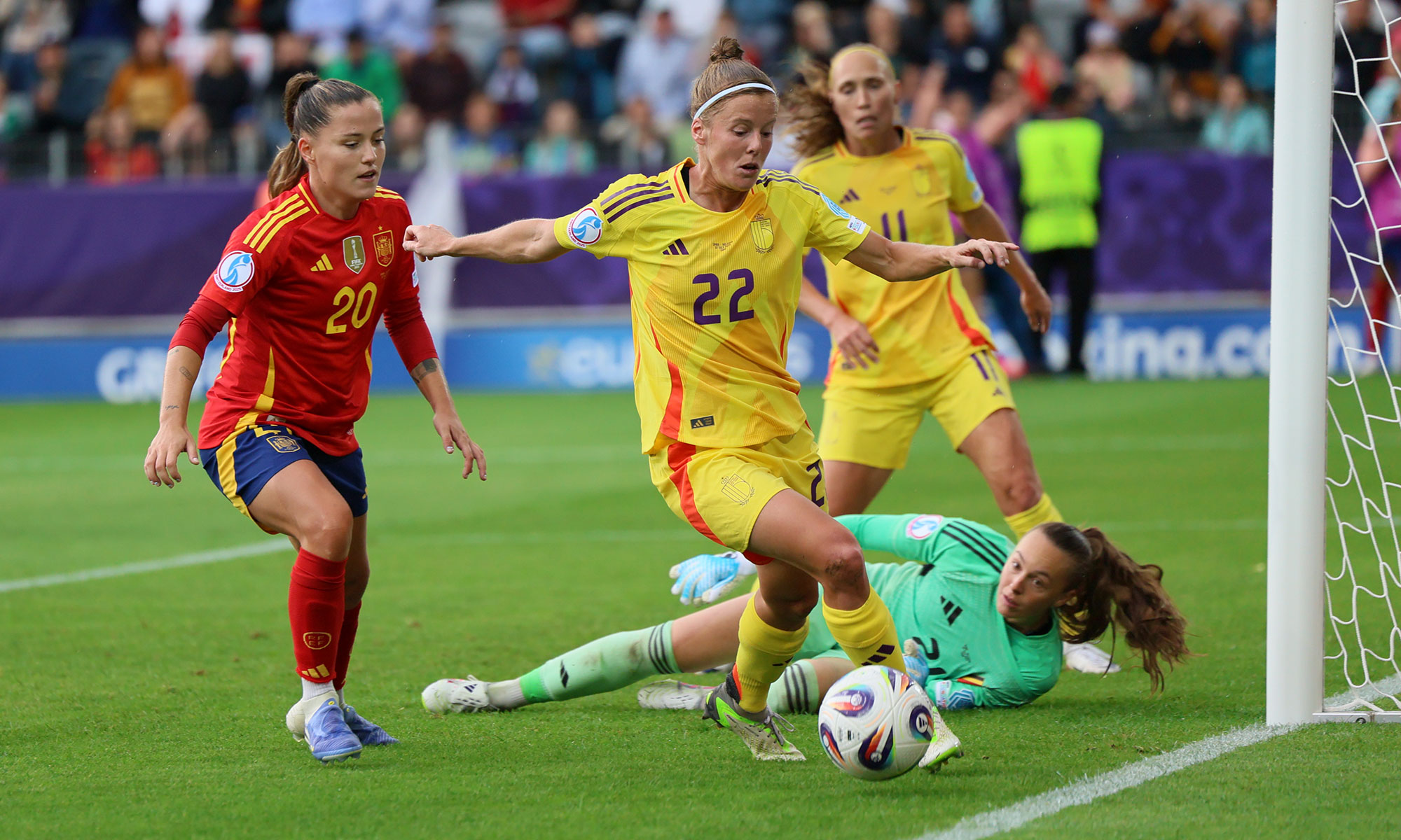 Spanien gegen Belgien bei der Frauen-EM 2025