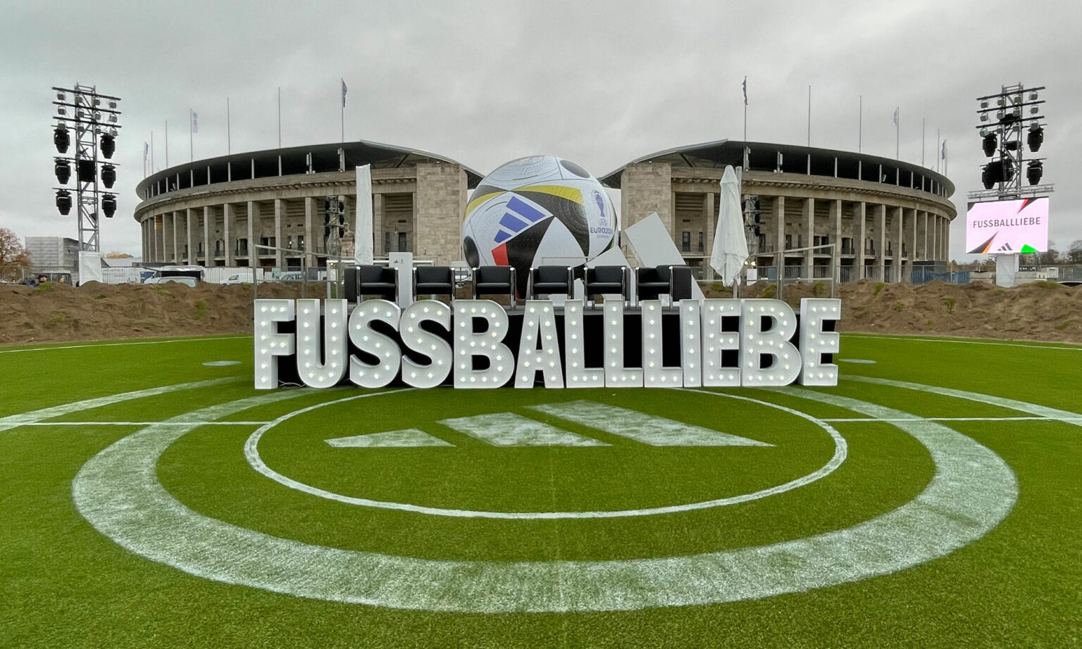 EM 2024 Ball Fußballliebe von Adidas nationalmannschaft net