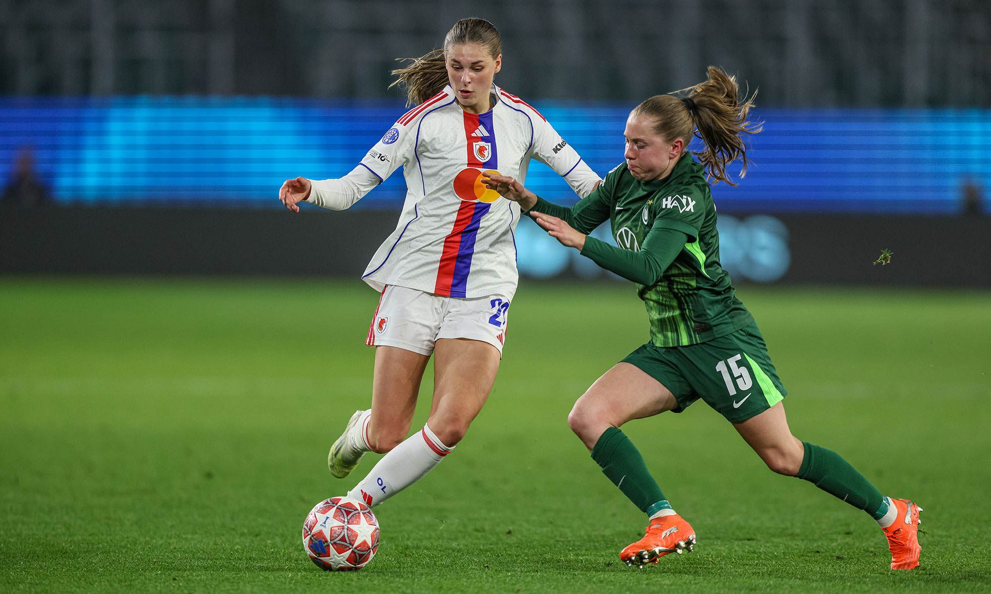 Jule Brand mit Lyon gegen Wolfsburg
